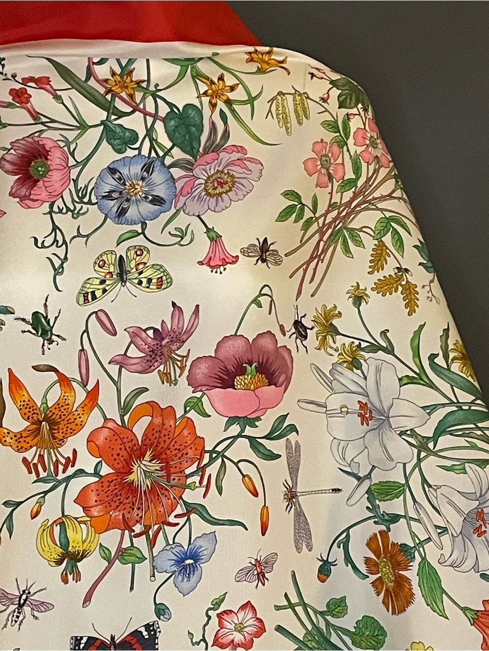 Coveted Gucci Flora Accornero Silk Scarf 34 In Very Good Condition - Picture 6 of 10